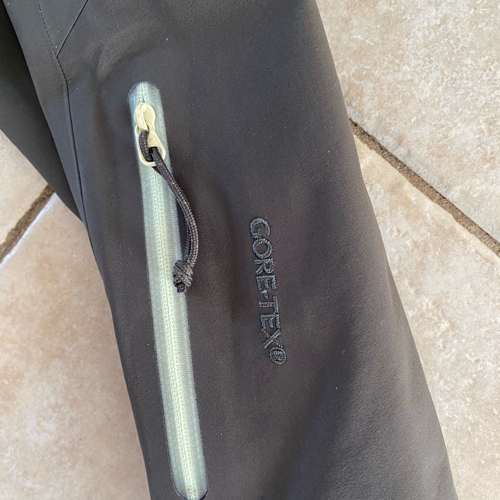 Arc’teryx Gortex Alpha SV made in Canada